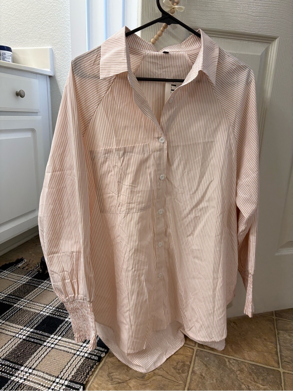 Women’s Long-Sleeve Button-Up Shirt in Light Peach Stripe